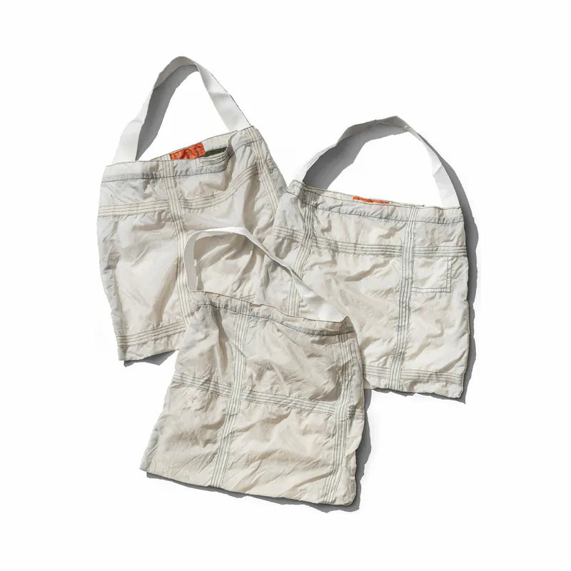 PUEBCO|VINTAGE PARACHUTE LIGHT BAG White / 輕量降落傘布再製單肩包 白